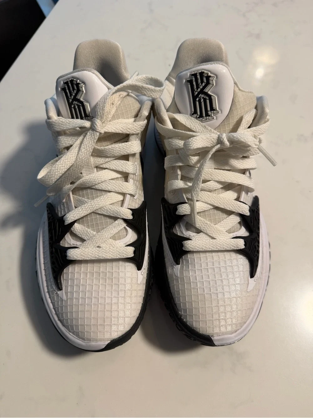 Nike Kyrie Low 4 TB basketball sneaker